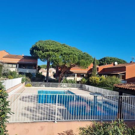 Charmant Studio Lumineux Avec Piscine Fréjus Dış mekan fotoğraf