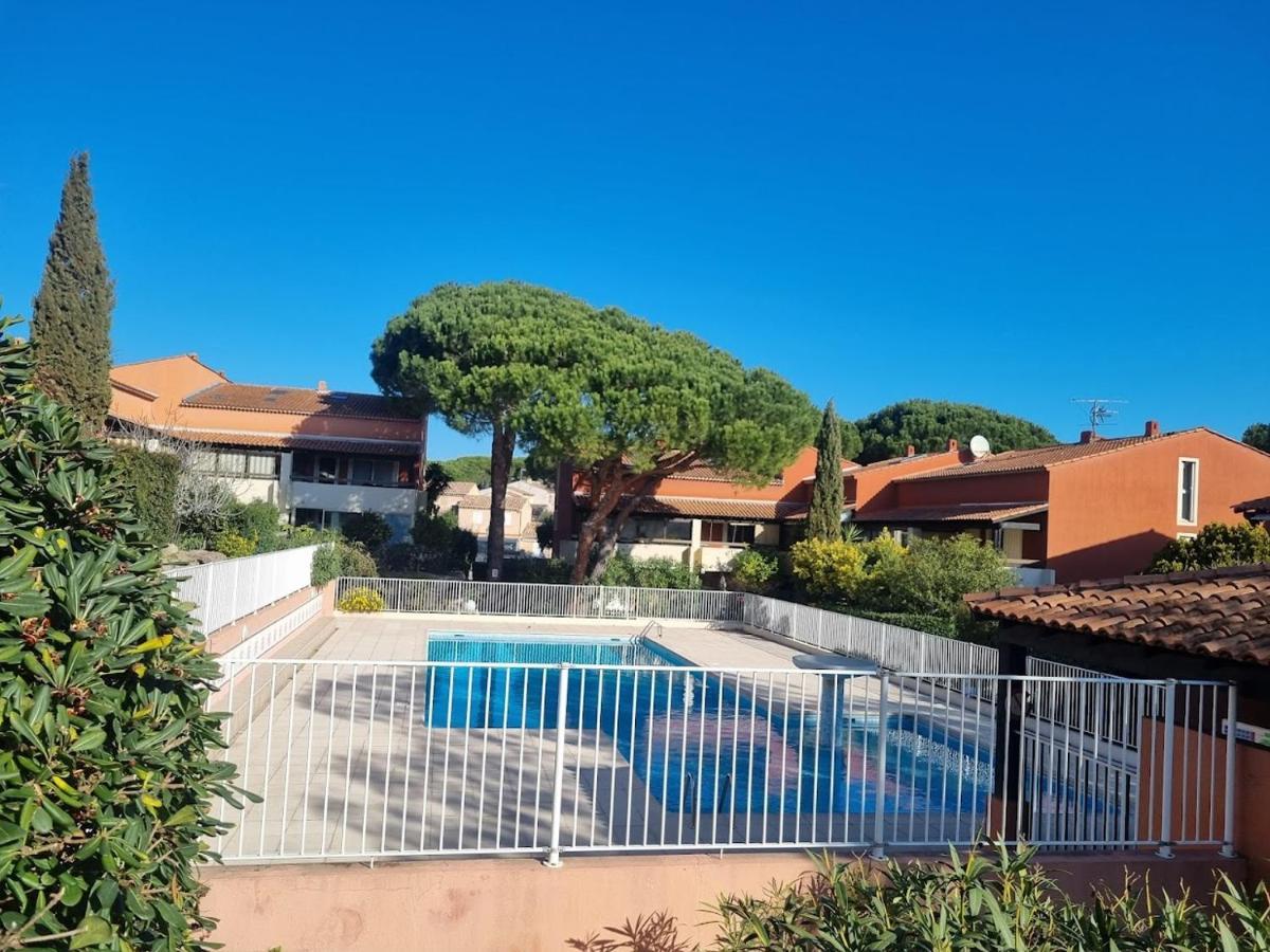 Charmant Studio Lumineux Avec Piscine Fréjus Dış mekan fotoğraf